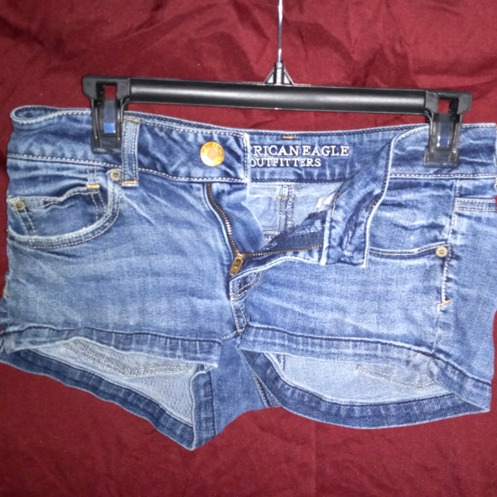 American Eagle size 4 short shorts